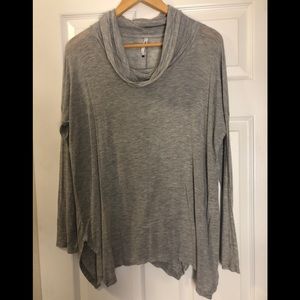 Woman’s Grey Long Sleeve Blouse Size Large